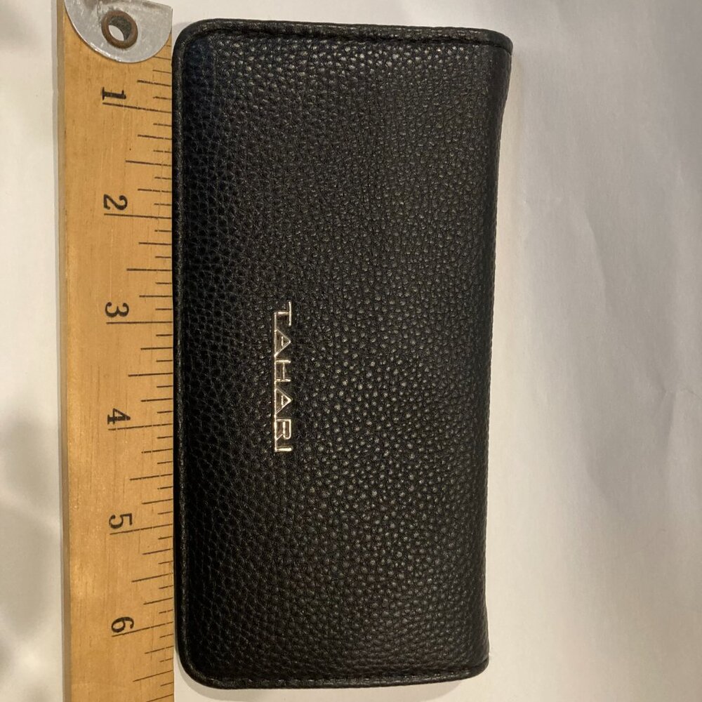 Tahari Wallet